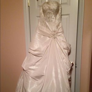 Casablanca Bridal Wedding Dress Size 6